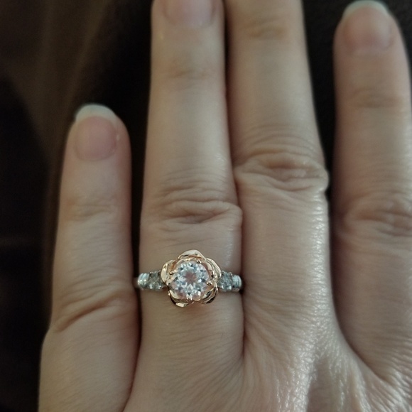 Natural 0.8ct Topaz & Diamonds Ring 🌷HOST PICK! - Picture 5 of 6